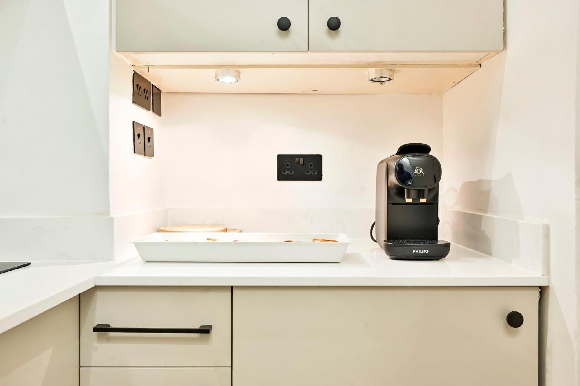Amazing 3 Bed Apartment Great Portland Street Londen Buitenkant foto