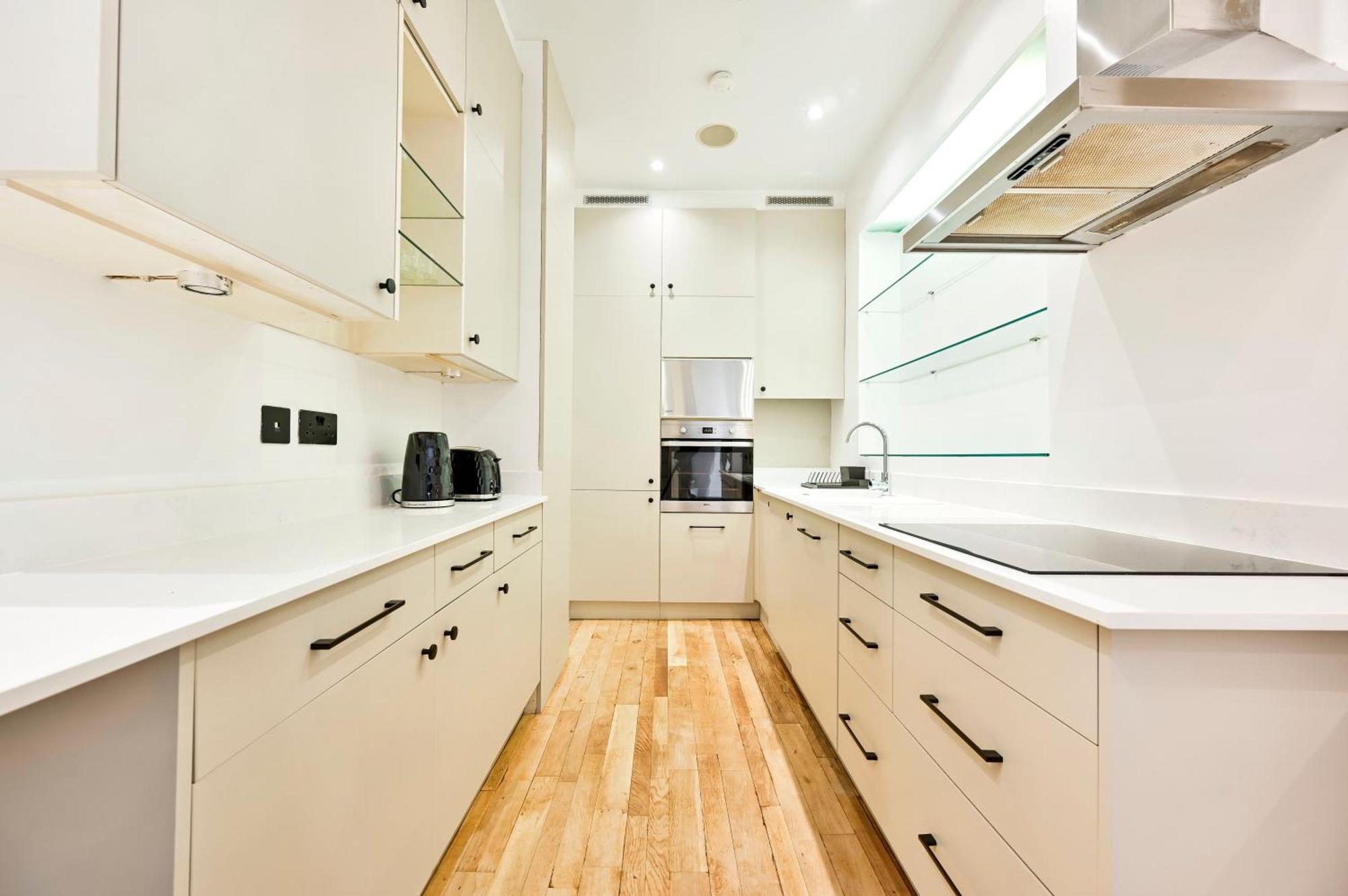 Amazing 3 Bed Apartment Great Portland Street Londen Buitenkant foto