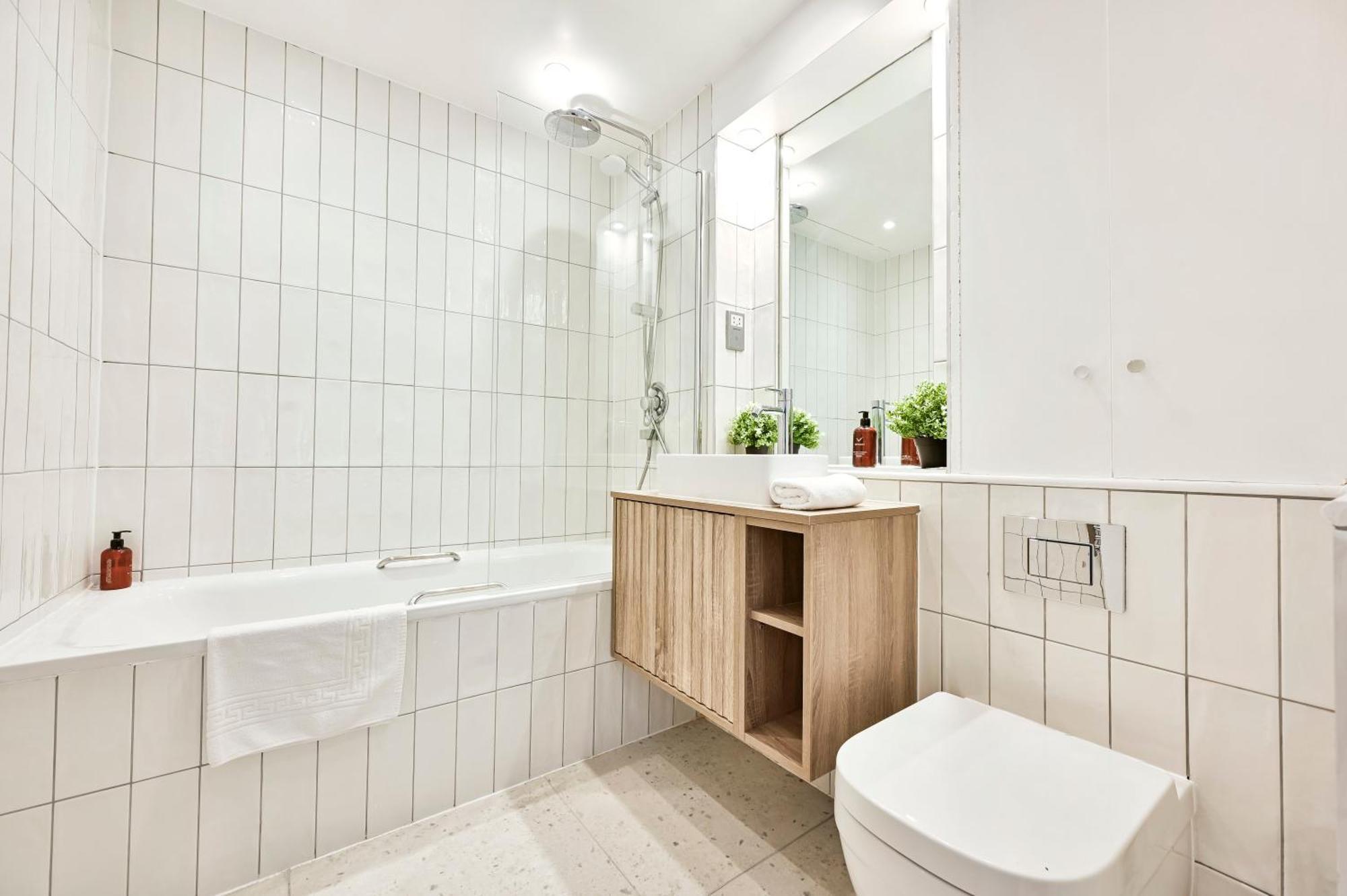 Amazing 3 Bed Apartment Great Portland Street Londen Buitenkant foto