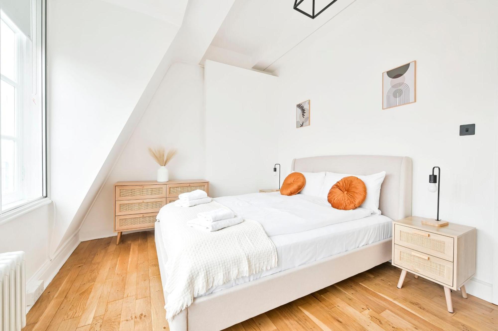 Amazing 3 Bed Apartment Great Portland Street Londen Buitenkant foto